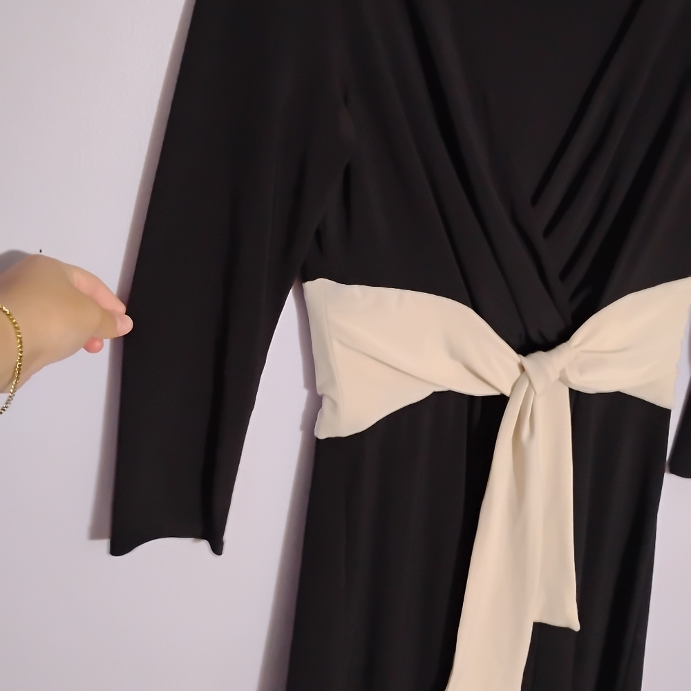 Jones New York Black and Cream Long Sleeve Dress with Tie Front - Picture 3 of 8